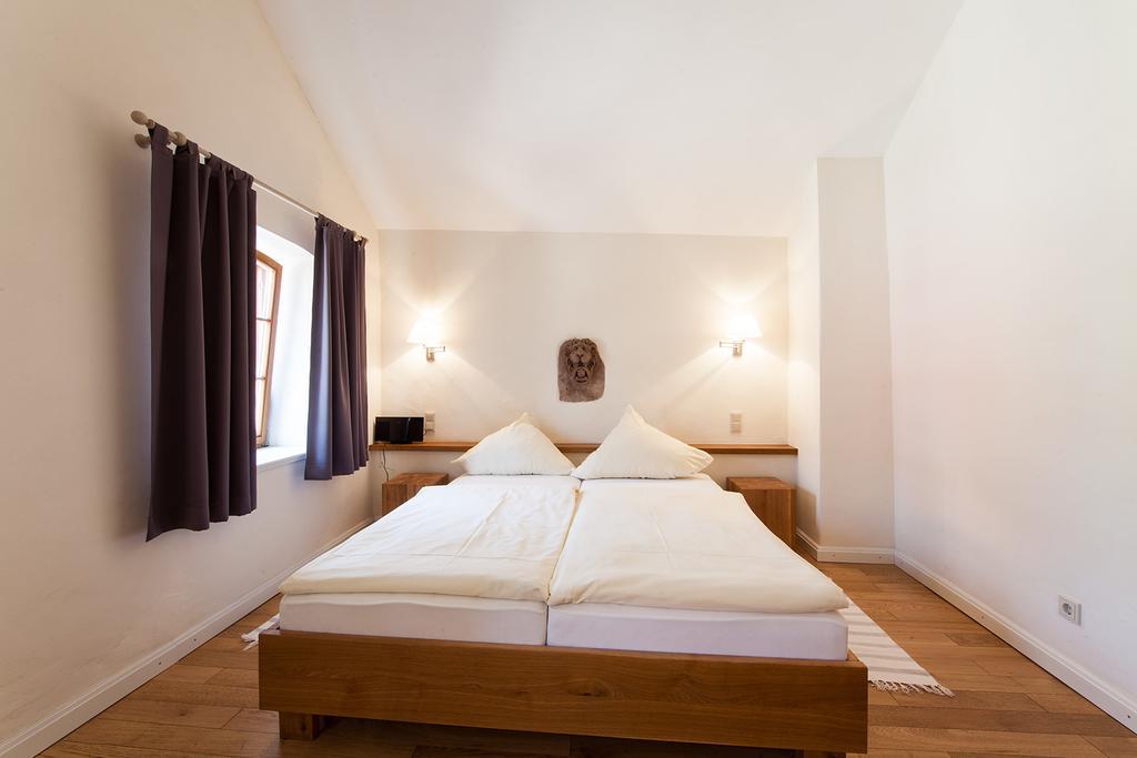 Weingut & Gaestehaus Giwergreif Wasserliesch Bilik gambar